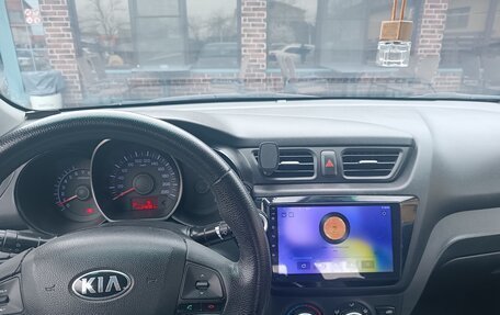 KIA Rio III рестайлинг, 2013 год, 800 000 рублей, 10 фотография