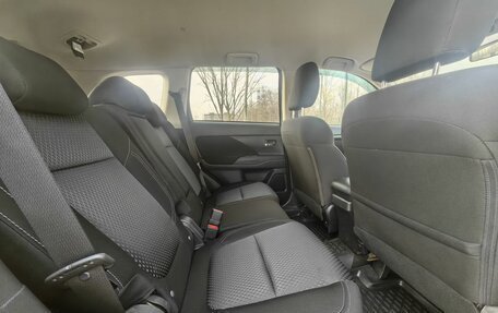 Mitsubishi Outlander III рестайлинг 3, 2021 год, 2 369 000 рублей, 13 фотография