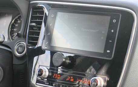 Mitsubishi Outlander III рестайлинг 3, 2021 год, 2 369 000 рублей, 12 фотография