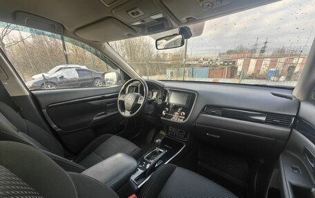 Mitsubishi Outlander III рестайлинг 3, 2021 год, 2 369 000 рублей, 9 фотография