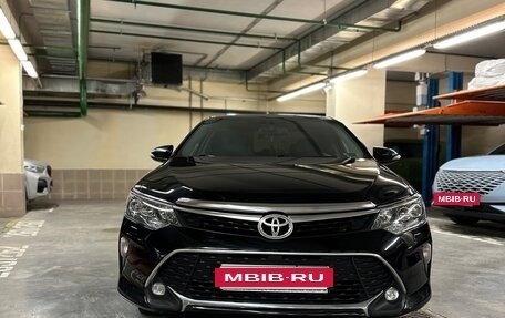Toyota Camry, 2017 год, 2 350 000 рублей, 3 фотография