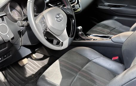 Toyota C-HR I рестайлинг, 2021 год, 3 350 000 рублей, 9 фотография