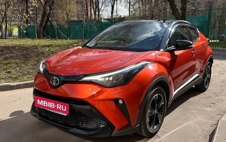Toyota C-HR I рестайлинг, 2021 год, 3 350 000 рублей, 3 фотография