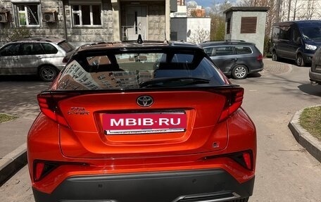 Toyota C-HR I рестайлинг, 2021 год, 3 350 000 рублей, 7 фотография