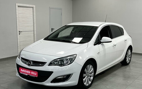 Opel Astra J, 2013 год, 870 000 рублей, 1 фотография