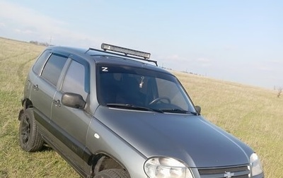 Chevrolet Niva I рестайлинг, 2005 год, 410 000 рублей, 1 фотография