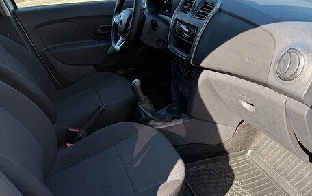 Renault Logan II, 2020 год, 815 000 рублей, 11 фотография