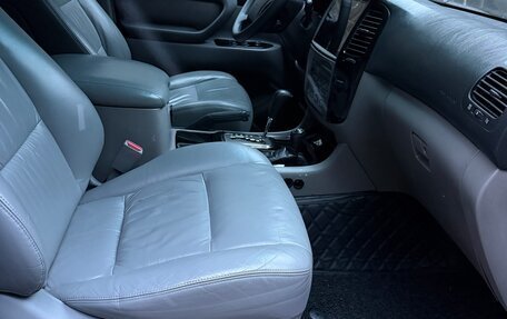 Toyota Land Cruiser 100 рестайлинг 2, 2006 год, 2 000 000 рублей, 4 фотография