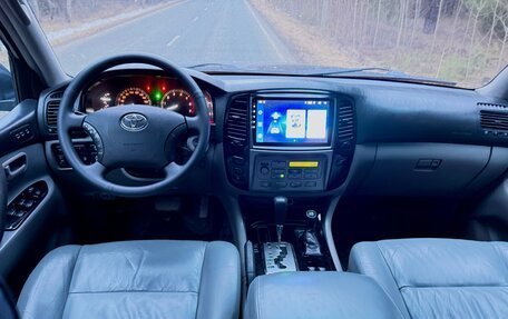 Toyota Land Cruiser 100 рестайлинг 2, 2006 год, 2 000 000 рублей, 2 фотография