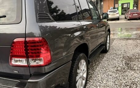 Toyota Land Cruiser 100 рестайлинг 2, 2006 год, 2 000 000 рублей, 16 фотография