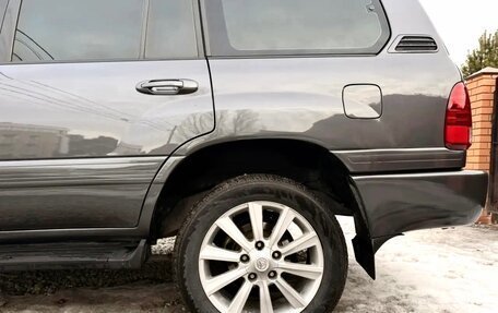 Toyota Land Cruiser 100 рестайлинг 2, 2006 год, 2 000 000 рублей, 20 фотография