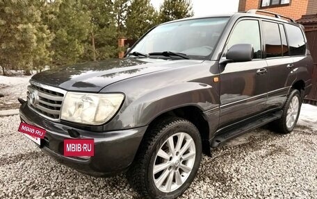 Toyota Land Cruiser 100 рестайлинг 2, 2006 год, 2 000 000 рублей, 18 фотография