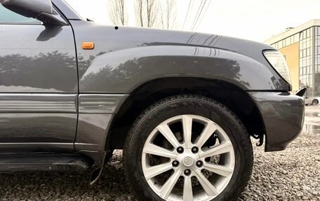 Toyota Land Cruiser 100 рестайлинг 2, 2006 год, 2 000 000 рублей, 21 фотография