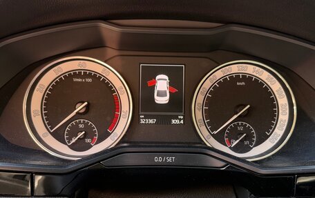 Skoda Superb III рестайлинг, 2016 год, 1 900 000 рублей, 8 фотография