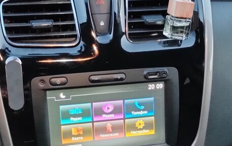 Renault Logan II, 2018 год, 1 100 000 рублей, 7 фотография