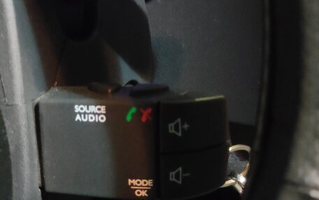 Renault Logan II, 2018 год, 1 100 000 рублей, 10 фотография