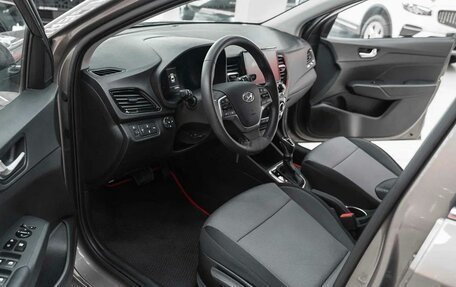 Hyundai Solaris II рестайлинг, 2021 год, 1 650 000 рублей, 11 фотография