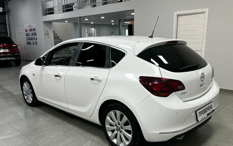 Opel Astra J, 2013 год, 870 000 рублей, 4 фотография