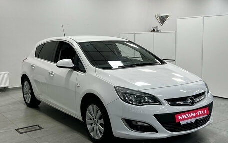 Opel Astra J, 2013 год, 870 000 рублей, 2 фотография