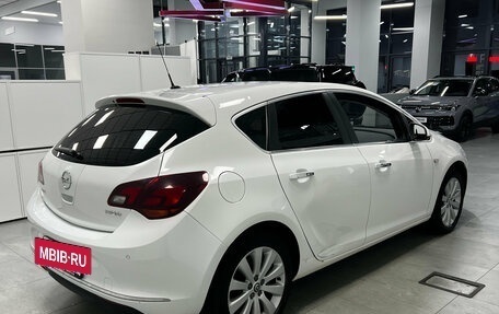 Opel Astra J, 2013 год, 870 000 рублей, 3 фотография