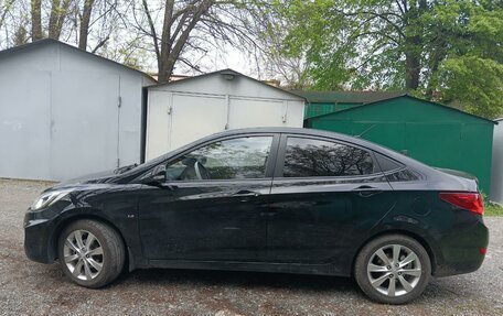 Hyundai Solaris II рестайлинг, 2012 год, 950 000 рублей, 3 фотография