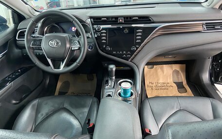 Toyota Camry, 2019 год, 2 990 000 рублей, 13 фотография