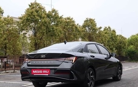 Hyundai Elantra, 2023 год, 1 600 000 рублей, 4 фотография