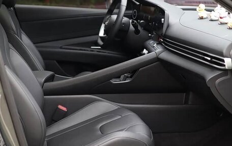 Hyundai Elantra, 2023 год, 1 600 000 рублей, 22 фотография