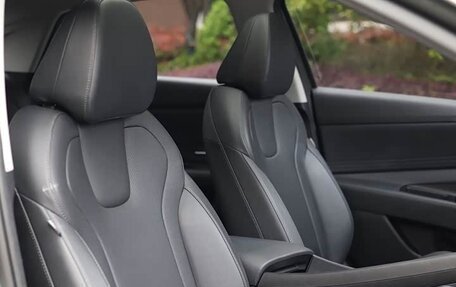 Hyundai Elantra, 2023 год, 1 600 000 рублей, 27 фотография