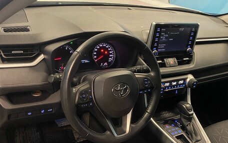 Toyota RAV4, 2022 год, 3 850 000 рублей, 2 фотография