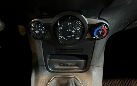 Ford Fiesta, 2015 год, 718 000 рублей, 15 фотография