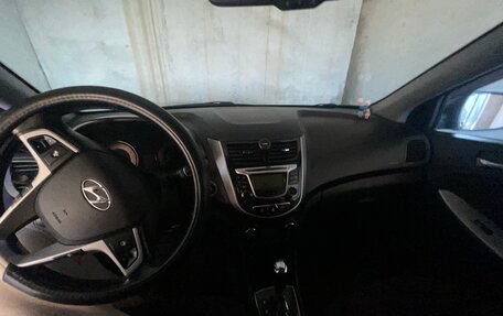 Hyundai Solaris II рестайлинг, 2014 год, 700 000 рублей, 5 фотография