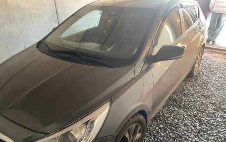 Hyundai Solaris II рестайлинг, 2014 год, 700 000 рублей, 4 фотография