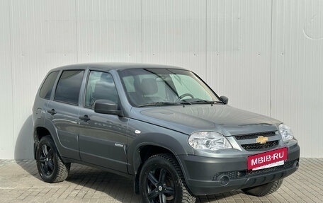 Chevrolet Niva I рестайлинг, 2018 год, 820 000 рублей, 2 фотография
