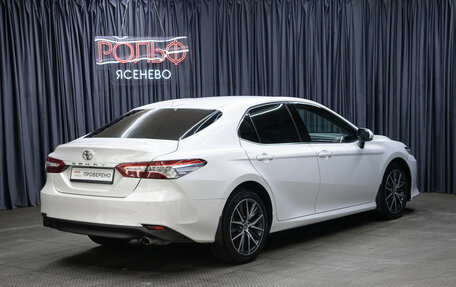 Toyota Camry, 2021 год, 3 049 000 рублей, 5 фотография