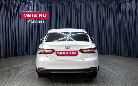 Toyota Camry, 2021 год, 3 049 000 рублей, 6 фотография