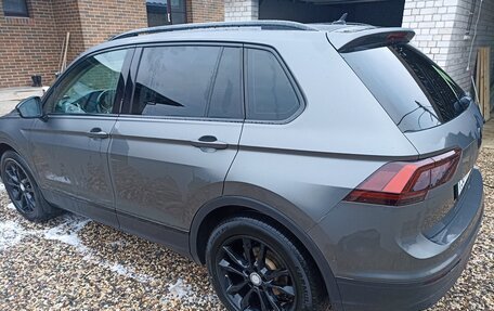 Volkswagen Tiguan II, 2017 год, 1 950 000 рублей, 3 фотография