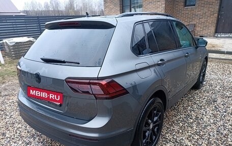 Volkswagen Tiguan II, 2017 год, 1 950 000 рублей, 4 фотография