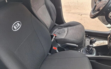 KIA Rio III рестайлинг, 2013 год, 830 000 рублей, 4 фотография