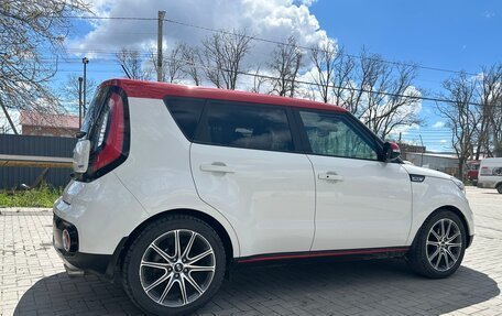 KIA Soul II рестайлинг, 2017 год, 1 690 000 рублей, 5 фотография