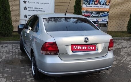 Volkswagen Polo VI (EU Market), 2011 год, 880 000 рублей, 2 фотография