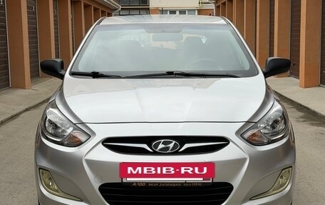 Hyundai Solaris II рестайлинг, 2012 год, 770 000 рублей, 2 фотография