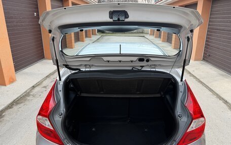 Hyundai Solaris II рестайлинг, 2012 год, 770 000 рублей, 24 фотография