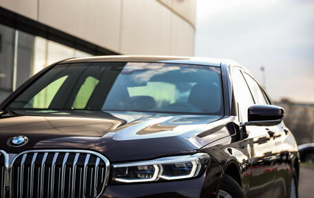 BMW 7 серия, 2019 год, 5 640 000 рублей, 2 фотография