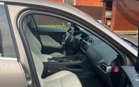 Jaguar F-Pace, 2017 год, 1 980 000 рублей, 8 фотография