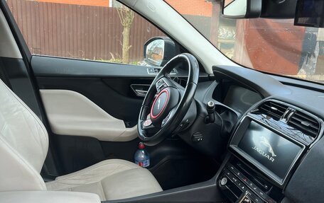 Jaguar F-Pace, 2017 год, 1 980 000 рублей, 9 фотография