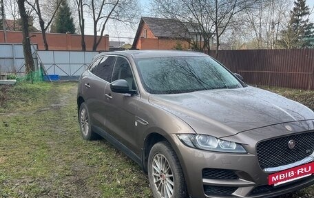 Jaguar F-Pace, 2017 год, 1 980 000 рублей, 3 фотография