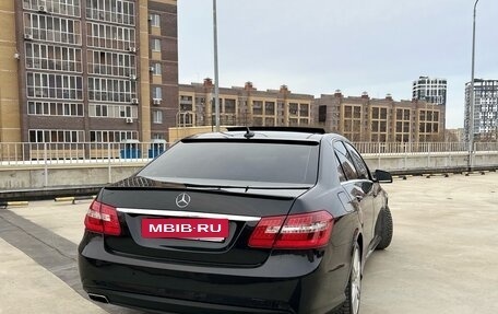 Mercedes-Benz E-Класс, 2013 год, 2 250 000 рублей, 4 фотография