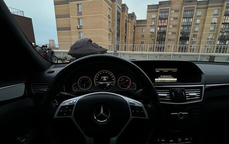 Mercedes-Benz E-Класс, 2013 год, 2 250 000 рублей, 21 фотография