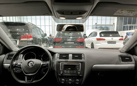 Volkswagen Jetta VI, 2016 год, 1 499 000 рублей, 17 фотография